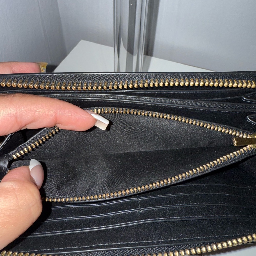 Coach Black Leather Zip Wallet - Picture 5 of 6